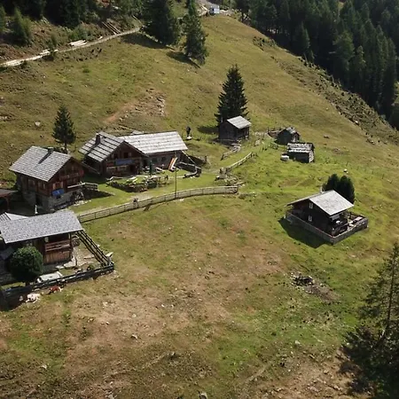 Griebitsch Alm 住宿加早餐酒店 Irschen
